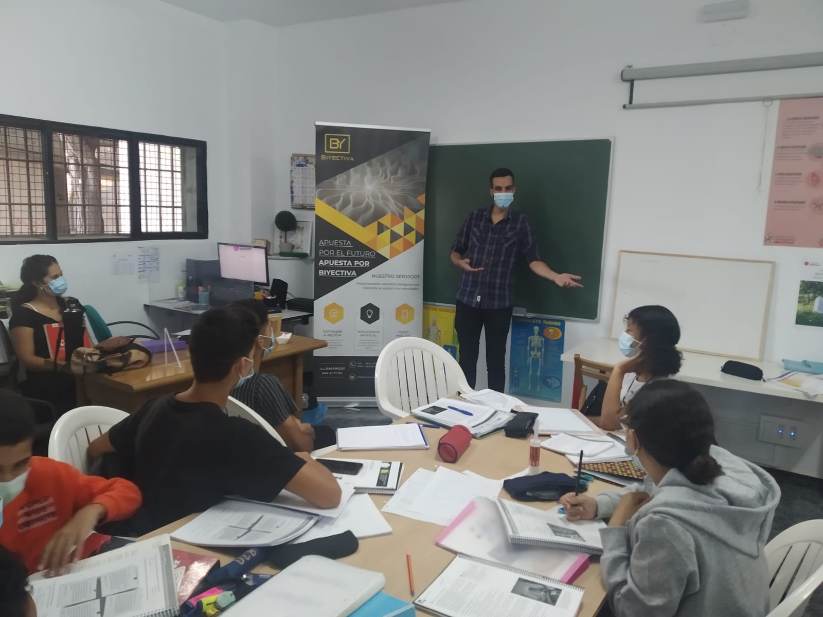 Proyecto Abraham seeks the solidarity of the region so that boys and girls without resources have access to reinforcement classes - Biyectiva Technology
